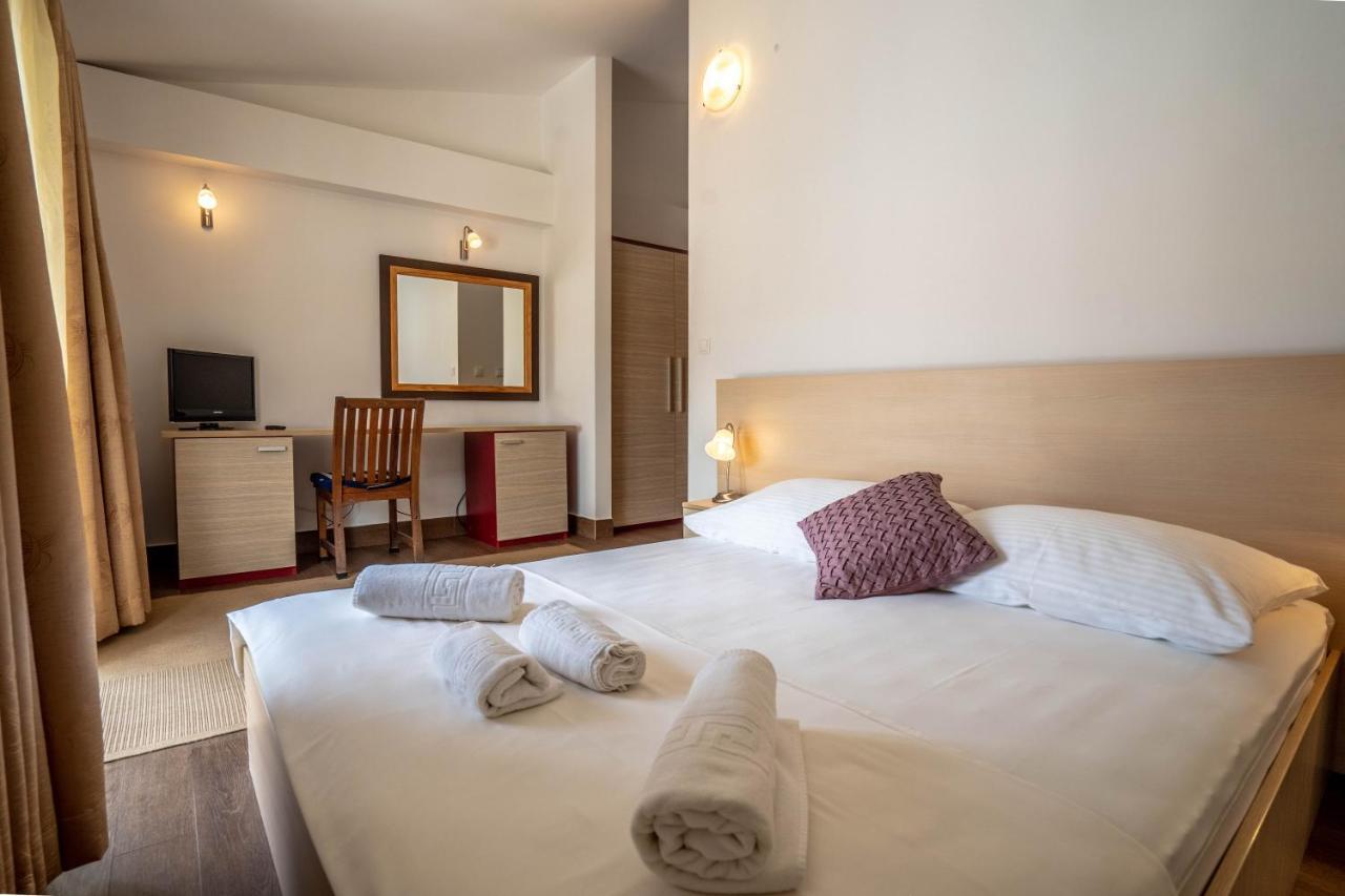 Hotel Pansion Epetium Stobreč Exteriér fotografie