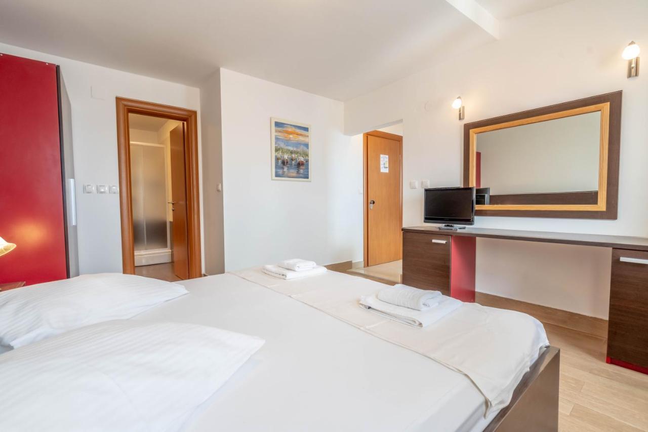 Hotel Pansion Epetium Stobreč Exteriér fotografie