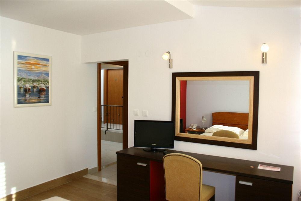 Hotel Pansion Epetium Stobreč Exteriér fotografie